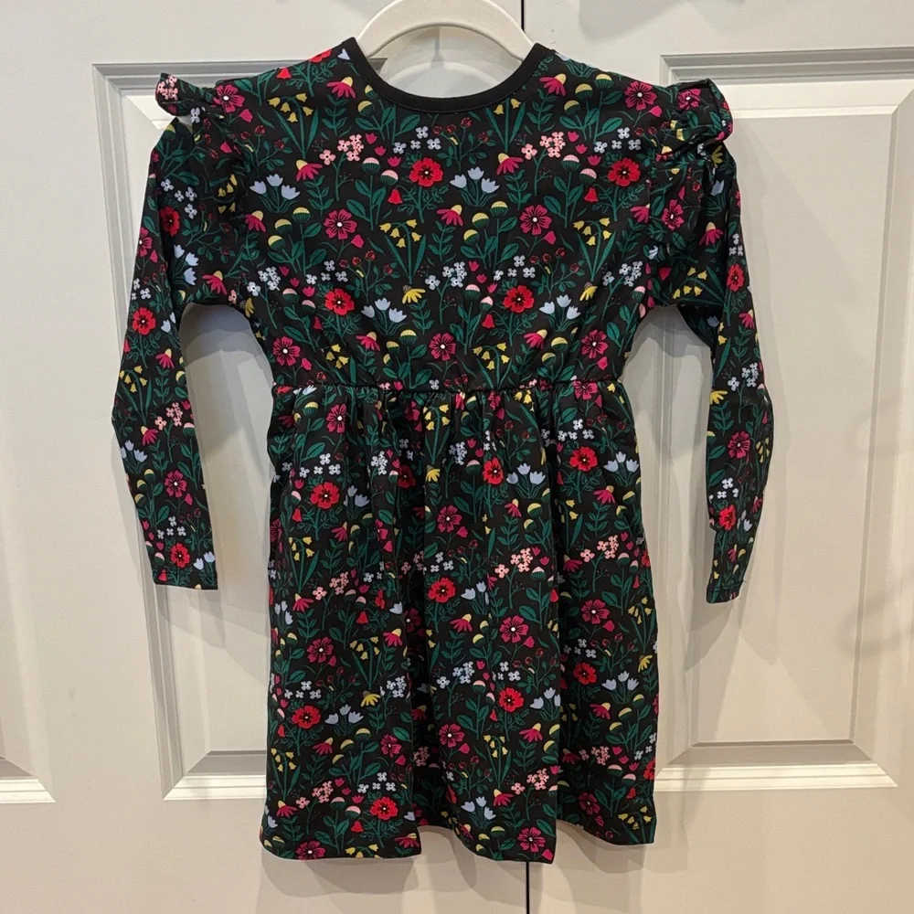 NWT Hanna Andersson LS Ruffle Dress Pockets, Garden Dream Black, Size 120 (US6-7